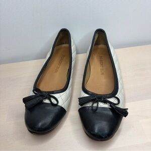 Robert Graham White Quilted Ballet Flats with Black Cap-Toe and Tassel